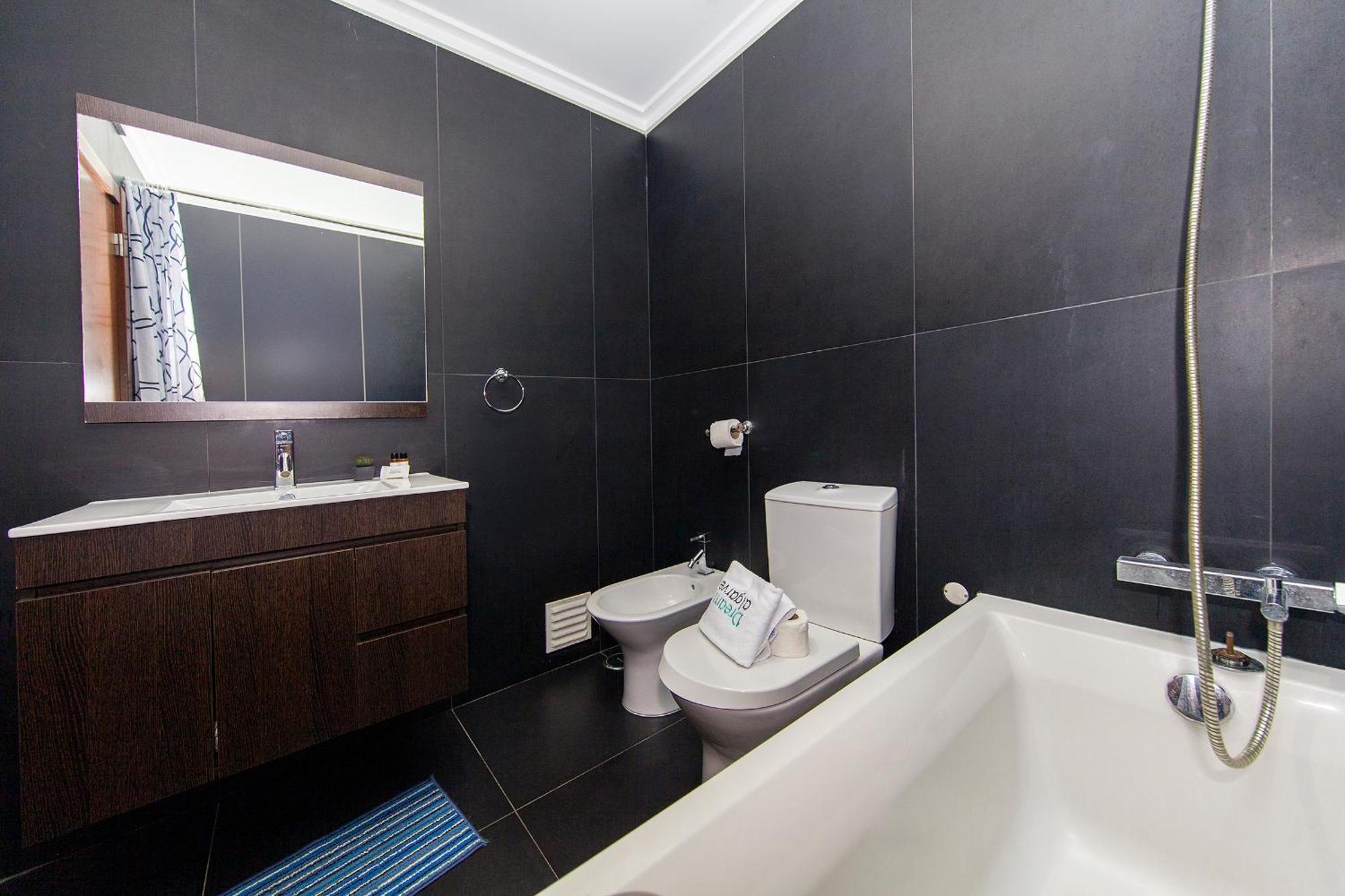 B04 - Luxury 2 Bed W Terrace Pool Apartment ลากอส ภายนอก รูปภาพ