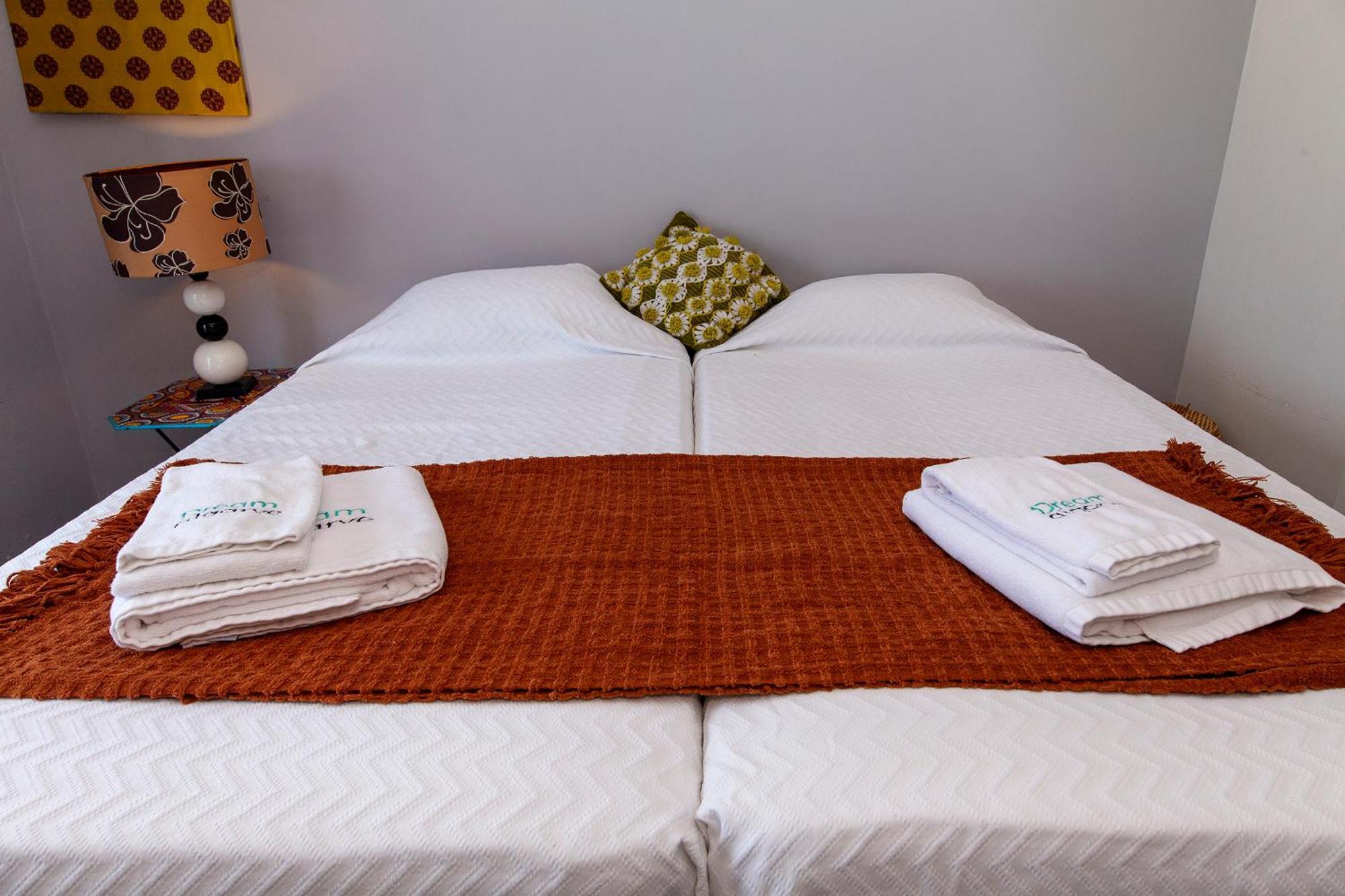 B04 - Luxury 2 Bed W Terrace Pool Apartment ลากอส ภายนอก รูปภาพ