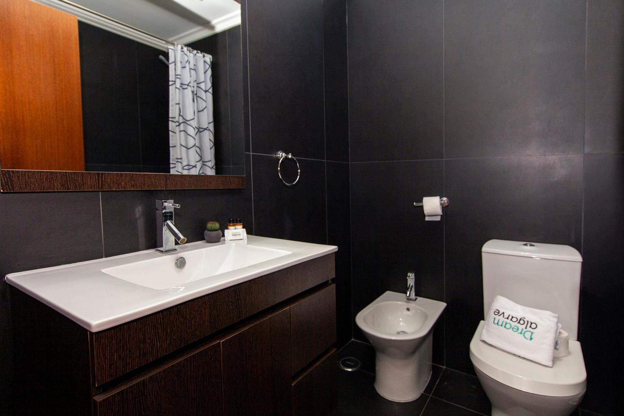 B04 - Luxury 2 Bed W Terrace Pool Apartment ลากอส ภายนอก รูปภาพ