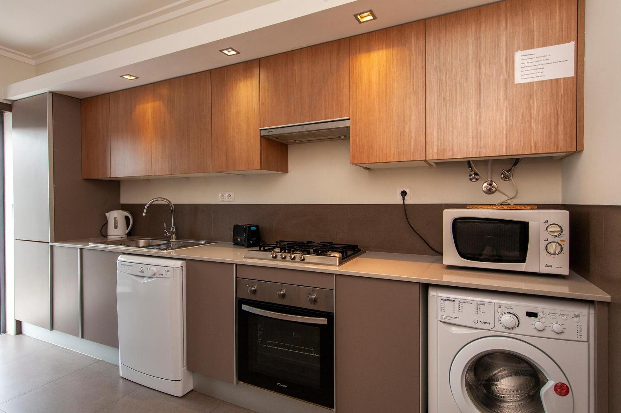 B04 - Luxury 2 Bed W Terrace Pool Apartment ลากอส ภายนอก รูปภาพ