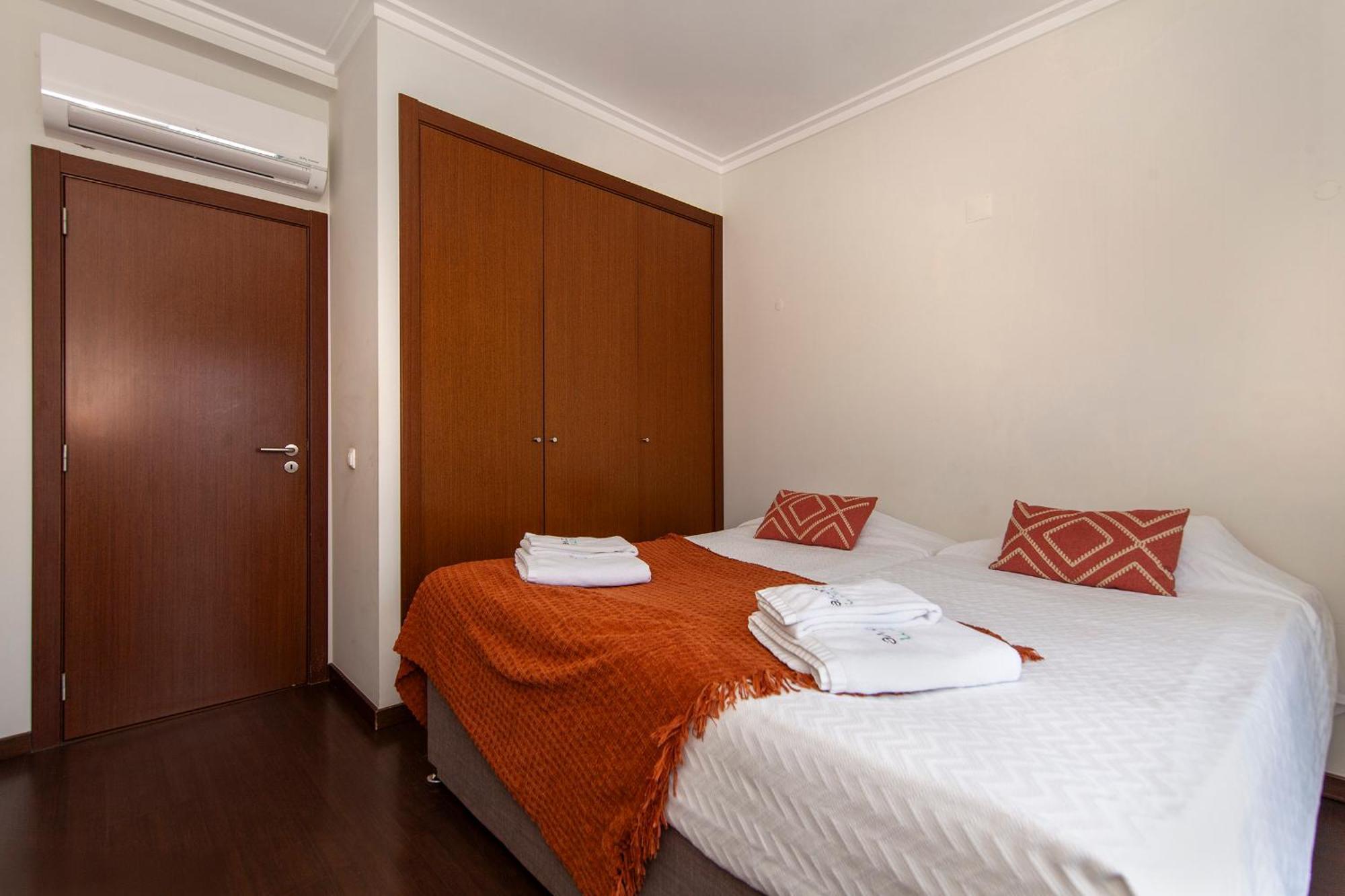 B04 - Luxury 2 Bed W Terrace Pool Apartment ลากอส ภายนอก รูปภาพ
